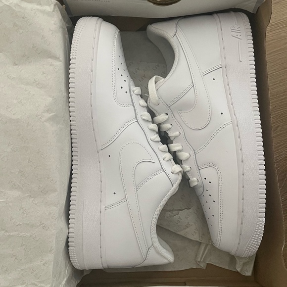 Nike Other - White Air Force 1 Men 9.5